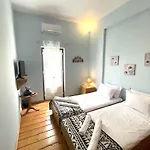 Traditional Wood And Stone إرموبولّي