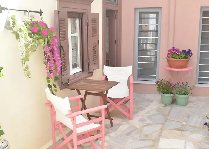 Villa Traditional Wood And Stone *